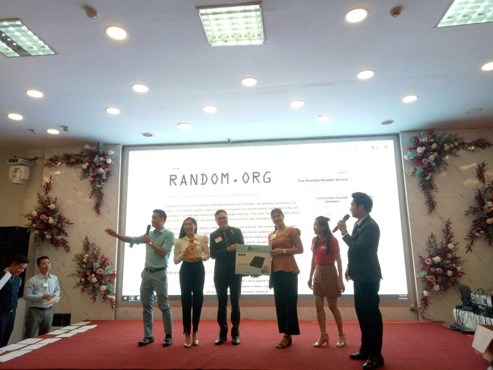 Các tổ chức mini game tặng phần thưởng tại hội thảo