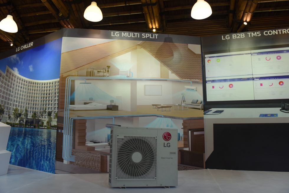 Cũng tại sự kiện này, LG còn giới thiệu hệ thống Điều hòa trung tâm Multi Split. Dòng sản phẩm điều hòa Multi Split là giải pháp hoàn hảo cho các khu căn hộ dịch vụ, biệt thự có nhiều phòng